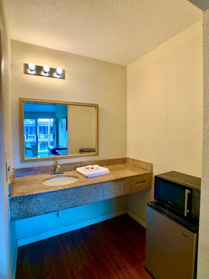 La Vista Inn Порт Ричи Екстериор снимка